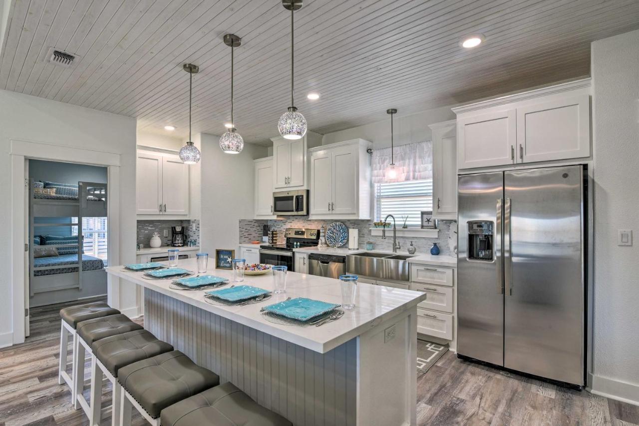 Bolivar Peninsula Beach House, Steps To Coast 외부 사진