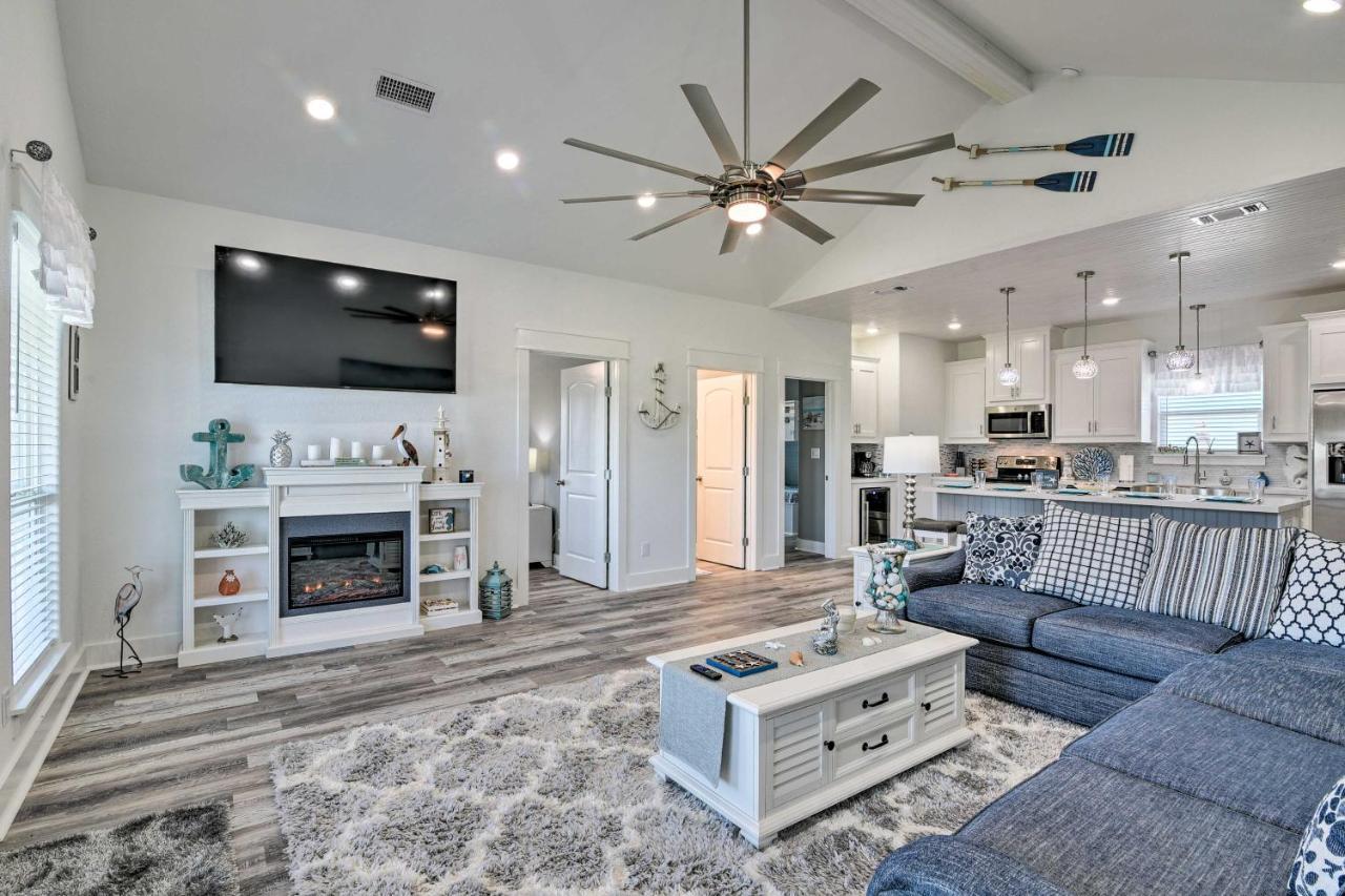 Bolivar Peninsula Beach House, Steps To Coast 외부 사진
