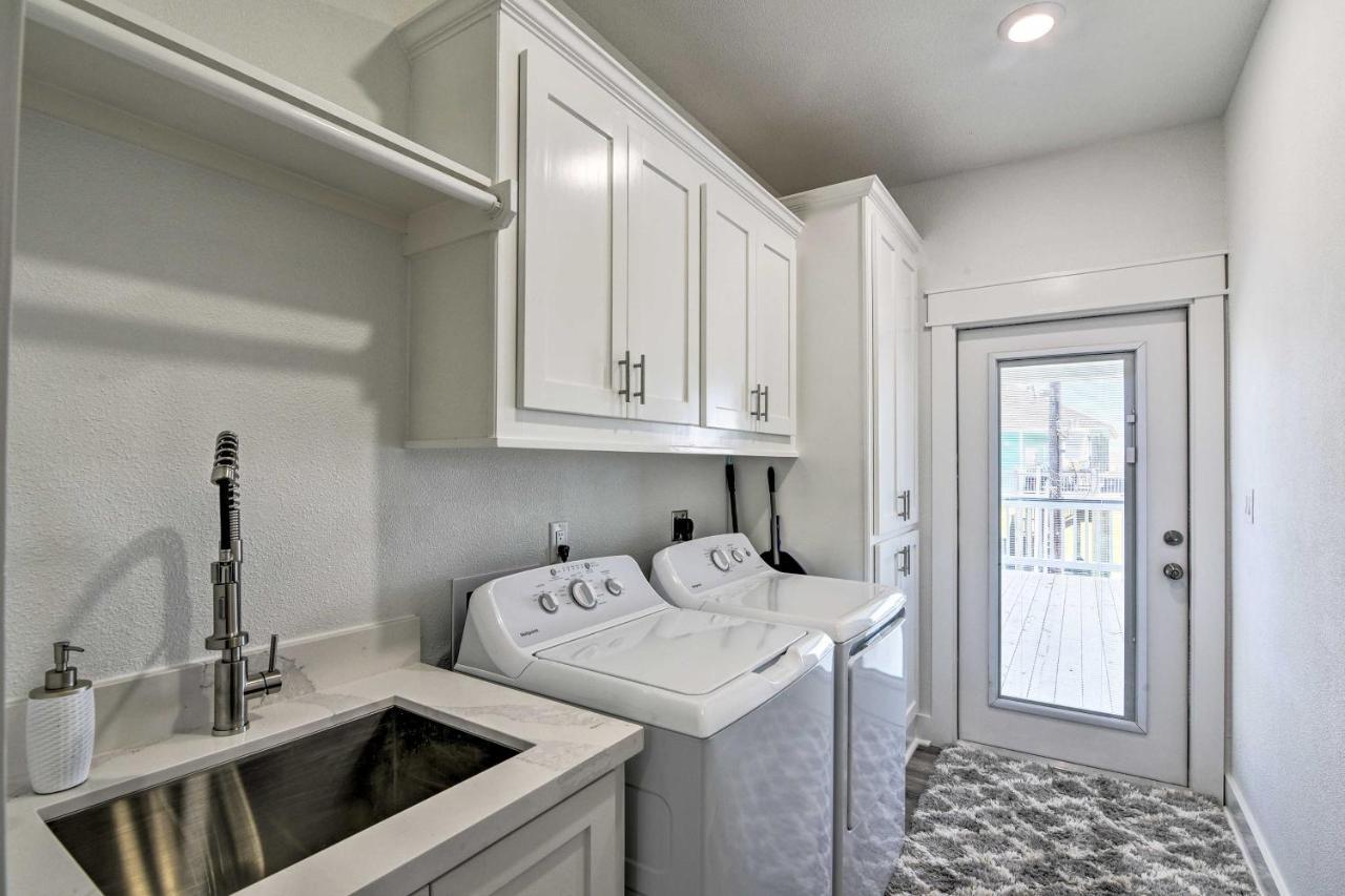 Bolivar Peninsula Beach House, Steps To Coast 외부 사진