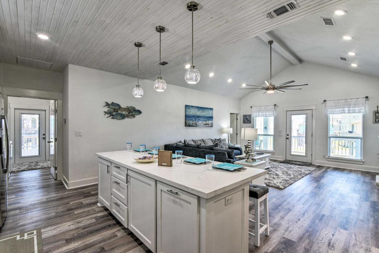 Bolivar Peninsula Beach House, Steps To Coast 외부 사진